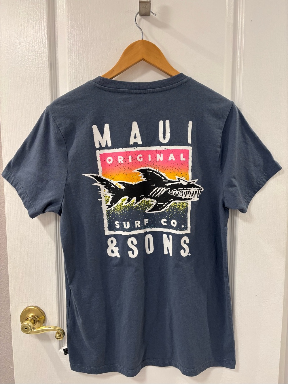 Maui & Sons Original Surf Co Gray Blue Tee T-Shirt with Shark Graphic